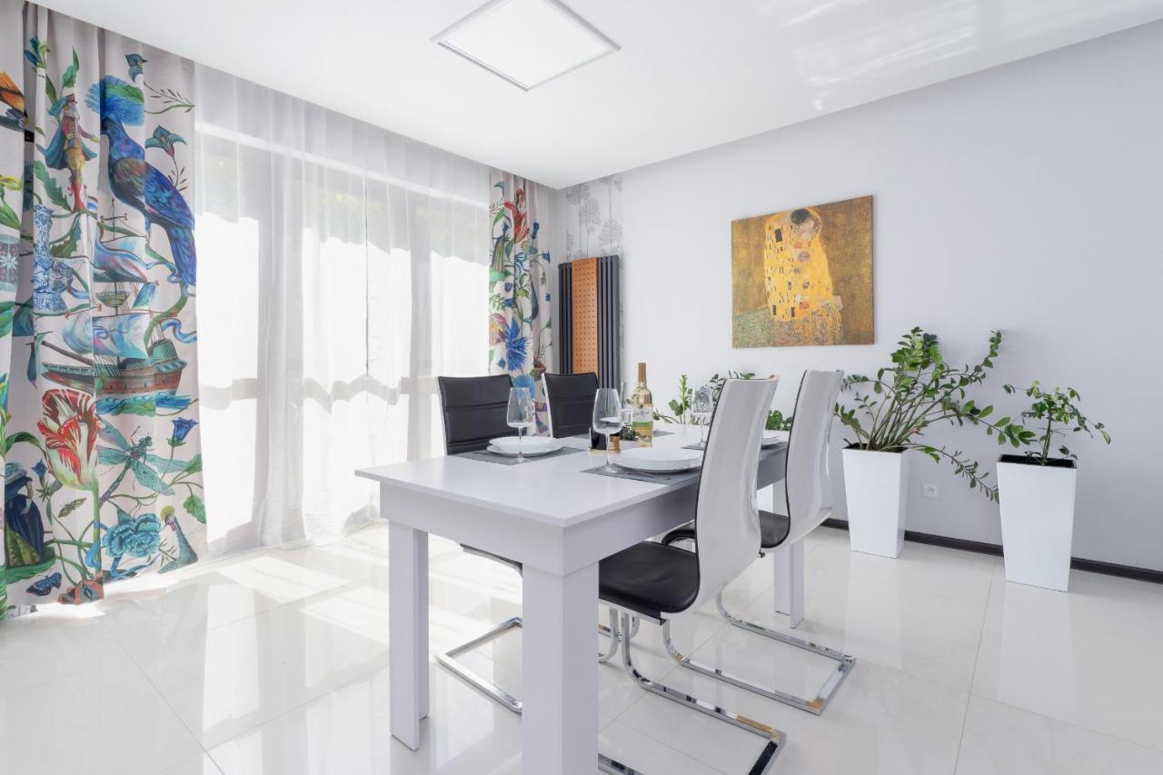 Wonderful Apartment Garden Residence By Noclegi Renters Краків Екстер'єр фото